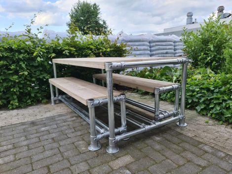 Gartentisch Bauholz Erlangen mit transparentem Öl