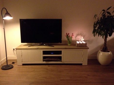 Bauholz TV-Möbel Jena im Landhaus-Stil mit Lack