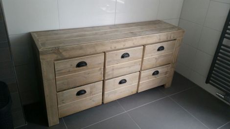 Bauholz Kommode Fürth 140 x 50 x 90 cm mit Grey Wash beize und Holzgriffen
