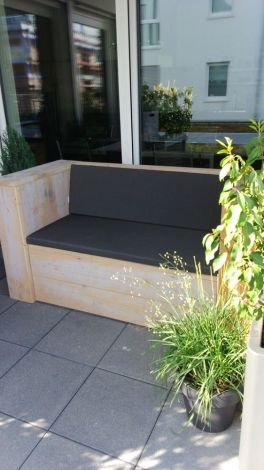 Gartenbank Kreuztal 160 cm aus Douglasie mit Grey Wash Öl und Kissen in Cartenza 167 Graphite