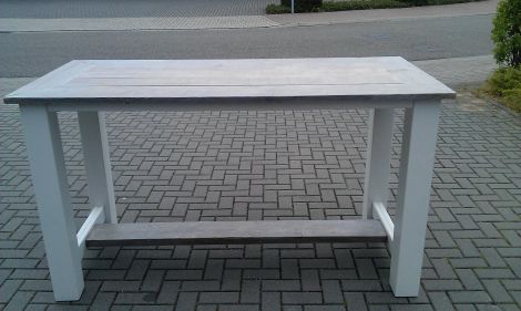 Bauholz Bartisch Leverkusen Gestell in Deckweiß, Tischplatte mit White Wash Lack