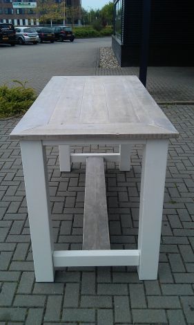 Bauholz Bartisch Leverkusen Gestell in Deckweiß, Tischplatte mit White Wash Lack