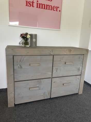 Bauholz Kommode Fürth 140 x 50 x 90 cm mit Grey Wash beize und Holzgriffen