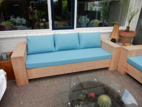 Lounge Sofa Balingen aus Douglasie mit Cartenza 210 Aqua Blue Kissen