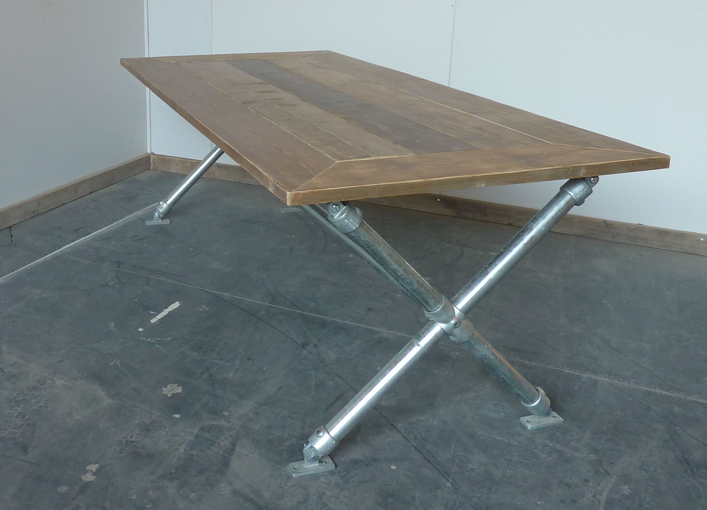 Esstisch Wiesbaden Ein Modell Im Industrie Look
